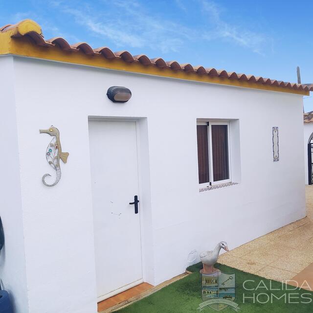 Villa Florice: Resale Villa for Sale in Arboleas, Almería