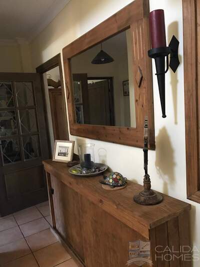 Villa Fortress: Resale Villa in (Cuevas Del Almanzora), Almería