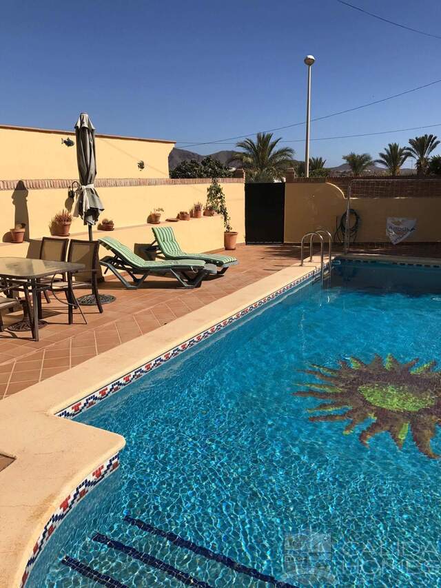 Villa Fortress: Resale Villa for Sale in (Cuevas Del Almanzora), Almería