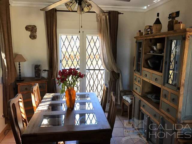 Villa Fortress: Resale Villa for Sale in (Cuevas Del Almanzora), Almería