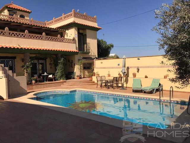 Villa Fortress: Resale Villa for Sale in (Cuevas Del Almanzora), Almería
