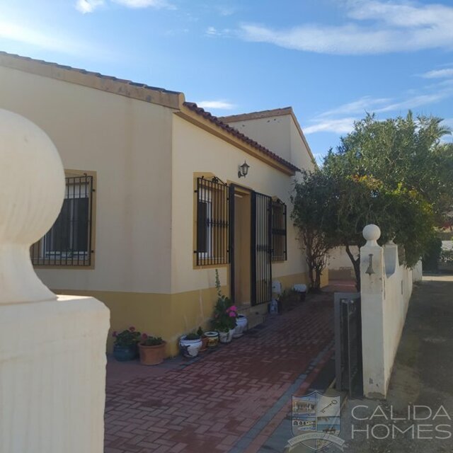 Villa Fortuna : Resale Villa for Sale in Arboleas, Almería