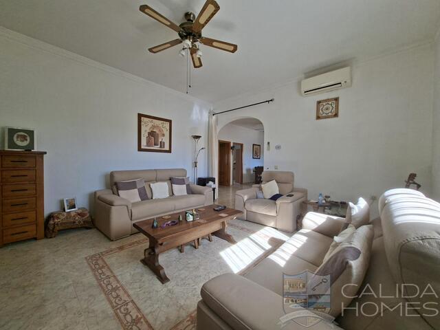 Villa Freesia : Resale Villa for Sale in Partaloa, Almería