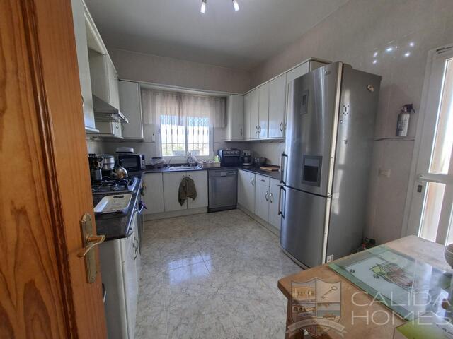 Villa Freesia : Resale Villa for Sale in Partaloa, Almería