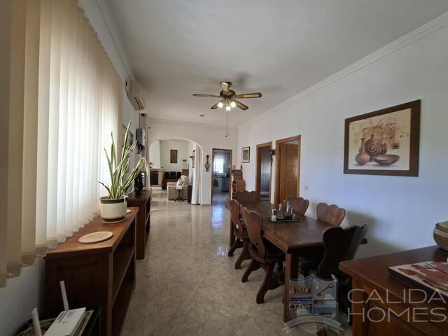 Villa Freesia : Resale Villa for Sale in Partaloa, Almería