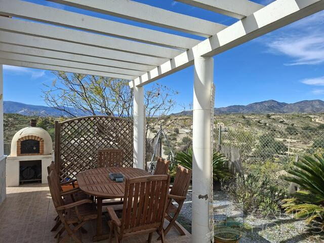 Villa Freesia : Resale Villa for Sale in Partaloa, Almería