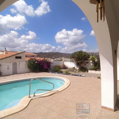 Villa Freesia La Perla : Resale Villa in Arboleas, Almería