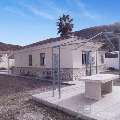 Villa Garcias: Resale Villa in Arboleas, Almería