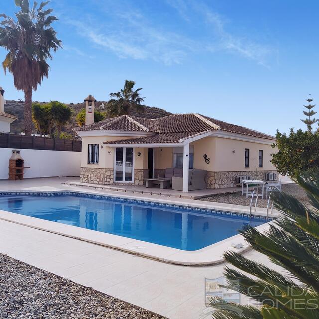 Villa Garcias: Resale Villa for Sale in Arboleas, Almería