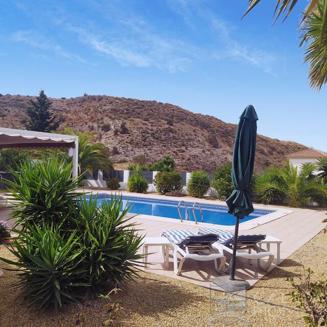 Villa Gardenia : Resale Villa for Sale in Arboleas, Almería