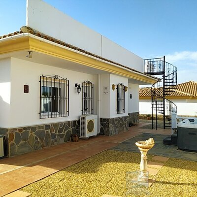 Villa Geranium : Herverkoop Villa in Zurgena, Almería