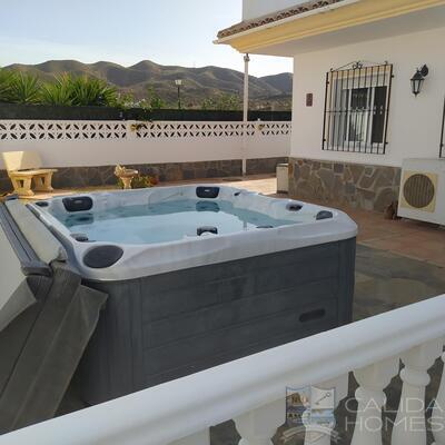 Villa Geranium : Resale Villa in Zurgena, Almería