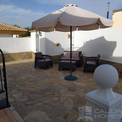 Villa Geranium : Resale Villa in Zurgena, Almería