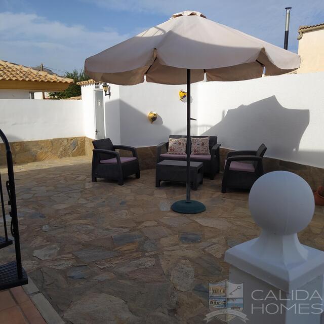 Villa Geranium : Herverkoop Villa te Koop in Zurgena, Almería