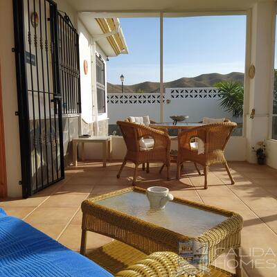 Villa Geranium : Resale Villa in Zurgena, Almería