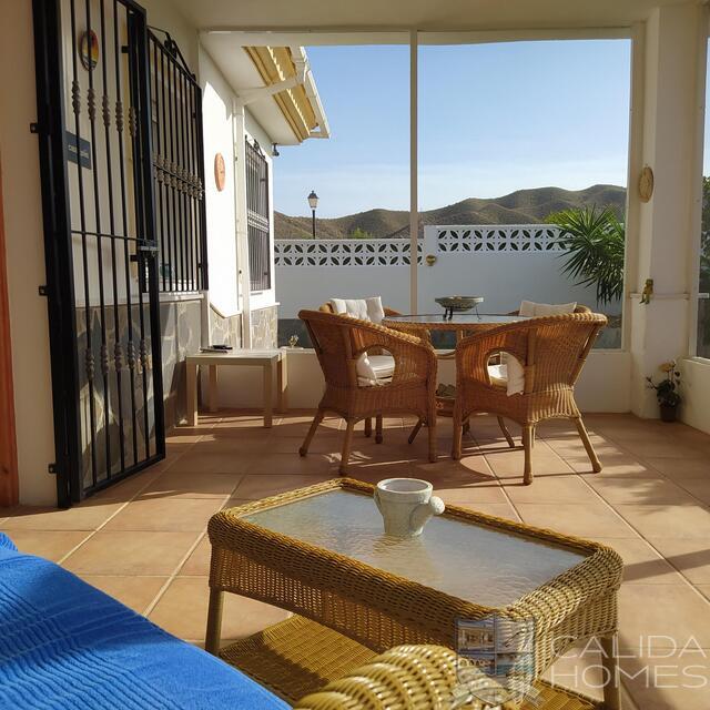 Villa Geranium : Herverkoop Villa te Koop in Zurgena, Almería