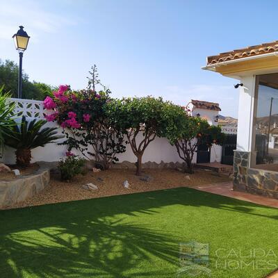 Villa Geranium : Resale Villa in Zurgena, Almería