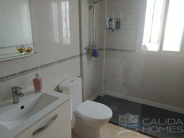 Villa Gerbera : Resale Villa for Sale in Arboleas, Almería