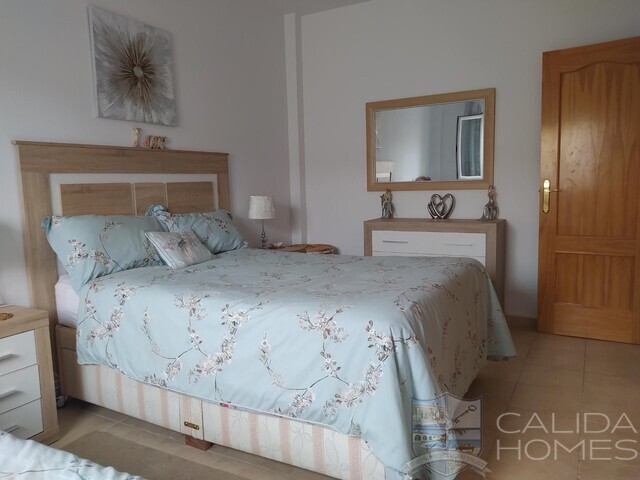 Villa Gerbera : Resale Villa for Sale in Arboleas, Almería