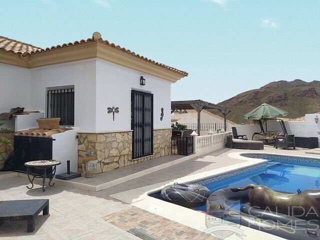 Villa Gerbera : Resale Villa for Sale in Arboleas, Almería