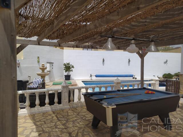 Villa Gerbera : Resale Villa for Sale in Arboleas, Almería