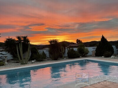 Villa Gerbera: Resale Villa in Arboleas, Almería