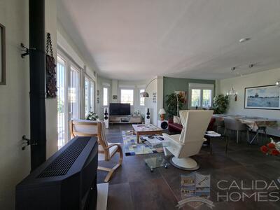 Villa Gerbera: Resale Villa in Arboleas, Almería