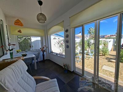 Villa Gerbera: Resale Villa in Arboleas, Almería