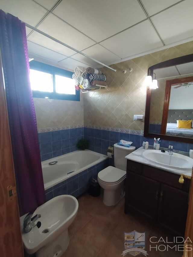 Villa Gladioli : Resale Villa for Sale in La Alfoquia, Almería