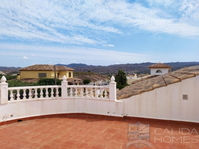 Villa Grande : Resale Villa for Sale in Arboleas, Almería