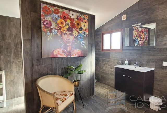 Casa Guapa: Detached Character House for Sale in Albox, Almería