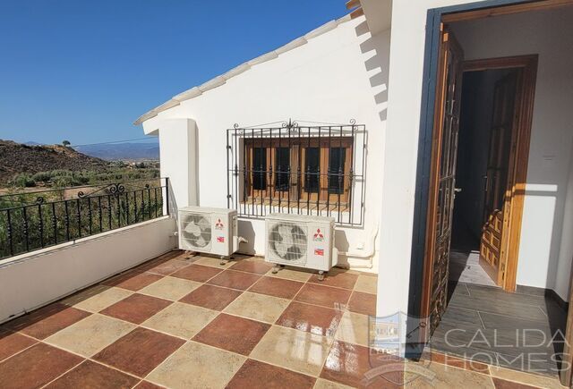 Casa Guapa: Detached Character House for Sale in Albox, Almería