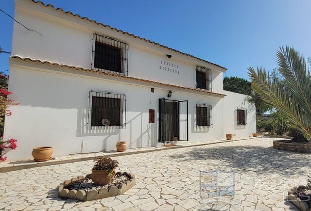 Casa Guapa: Detached Character House for Sale in Albox, Almería