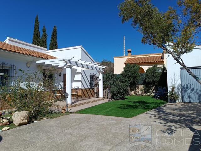 Villa Harmony: Resale Villa for Sale in Arboleas, Almería