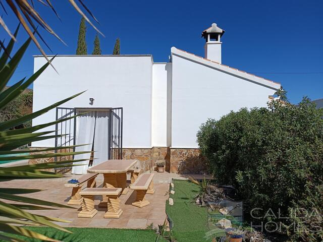 Villa Harmony: Herverkoop Villa te Koop in Arboleas, Almería