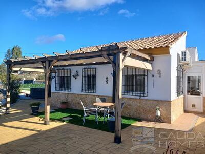 Villa Helena: Resale Villa in Arboleas, Almería