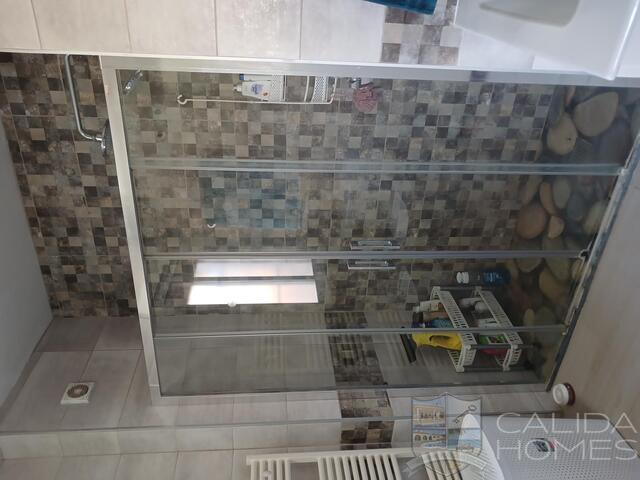 Villa Helena: Resale Villa for Sale in Arboleas, Almería