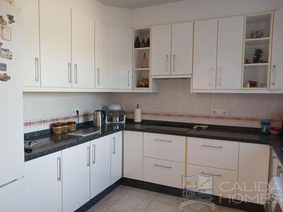 Villa Helena: Resale Villa in Arboleas, Almería