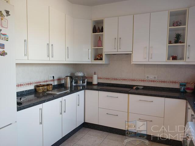 Villa Helena: Resale Villa for Sale in Arboleas, Almería