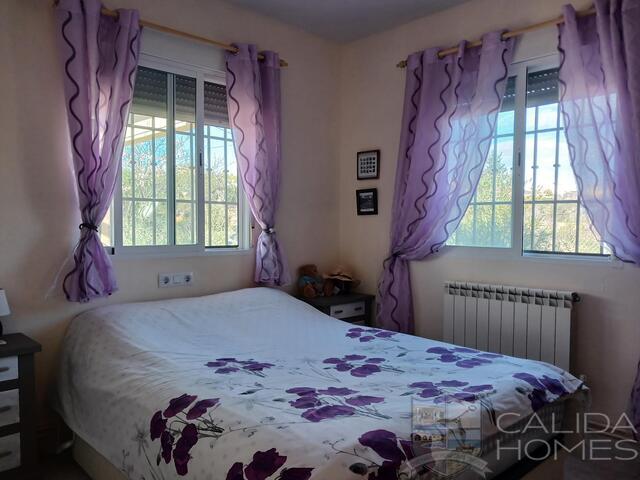 Villa Helena: Resale Villa for Sale in Arboleas, Almería