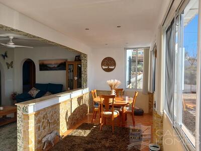 Villa Helena: Resale Villa in Arboleas, Almería