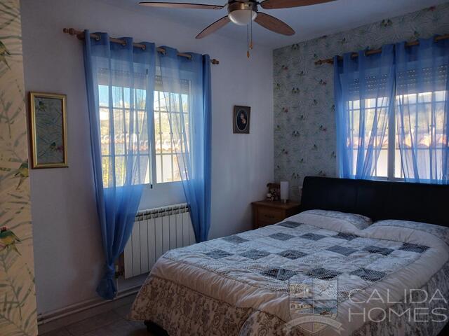 Villa Helena: Resale Villa for Sale in Arboleas, Almería