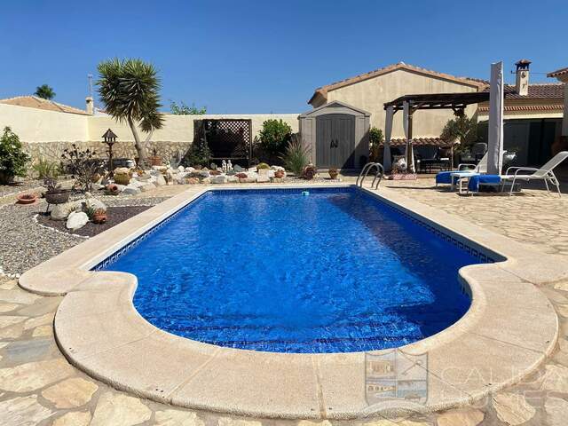 Villa Hermosa: Resale Villa for Sale in Arboleas, Almería