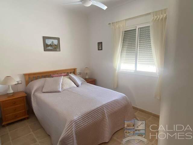 Villa Hermosa: Resale Villa for Sale in Arboleas, Almería