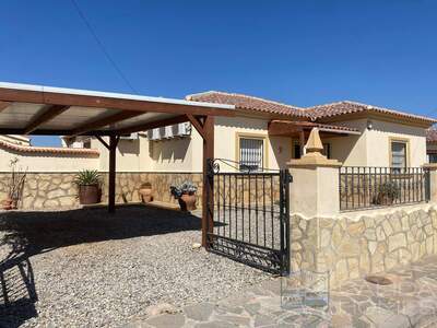 Villa Hermosa: Resale Villa in Arboleas, Almería