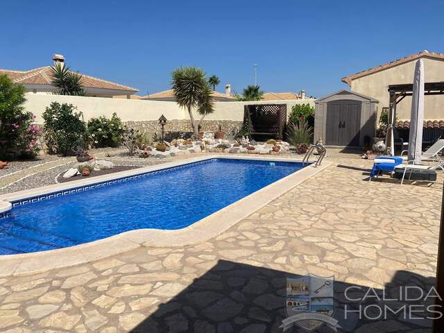 Villa Hermosa: Resale Villa for Sale in Arboleas, Almería