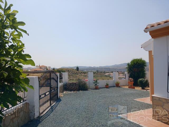 Villa Hibiscus : Resale Villa for Sale in Arboleas, Almería