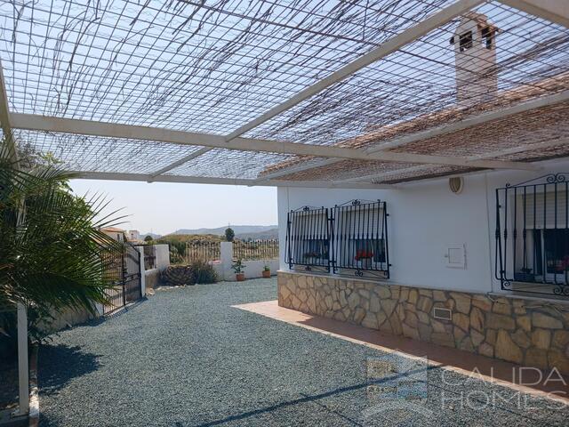 Villa Hibiscus : Resale Villa for Sale in Arboleas, Almería