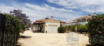 VILLA HOPE: Resale Villa in Cucador, Almería