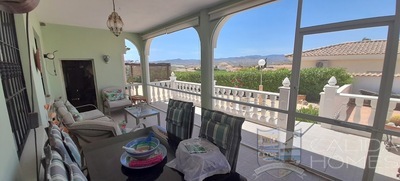 VILLA HOPE: Resale Villa in Cucador, Almería